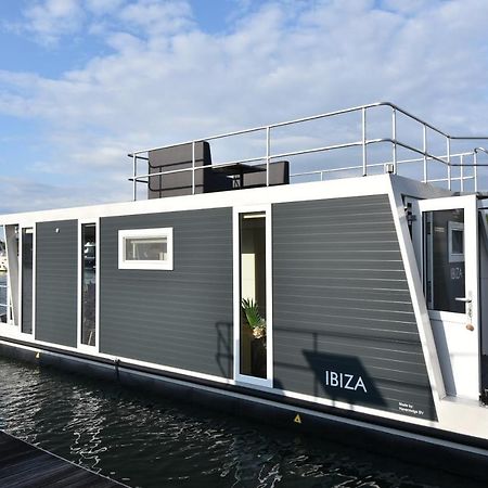 Vila Tiny Floating House Ibiza Maastricht Exteriér fotografie