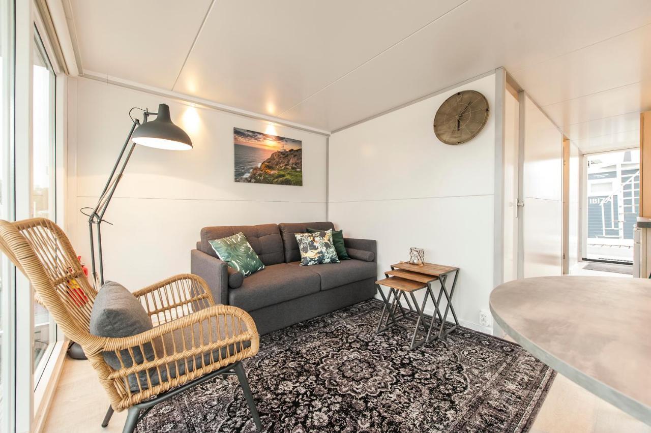 Vila Tiny Floating House Ibiza Maastricht Exteriér fotografie