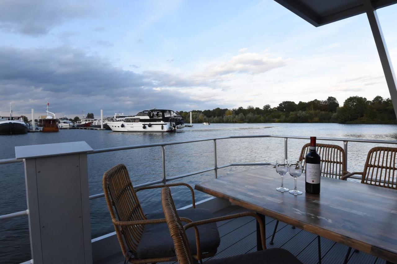 Vila Tiny Floating House Ibiza Maastricht Exteriér fotografie